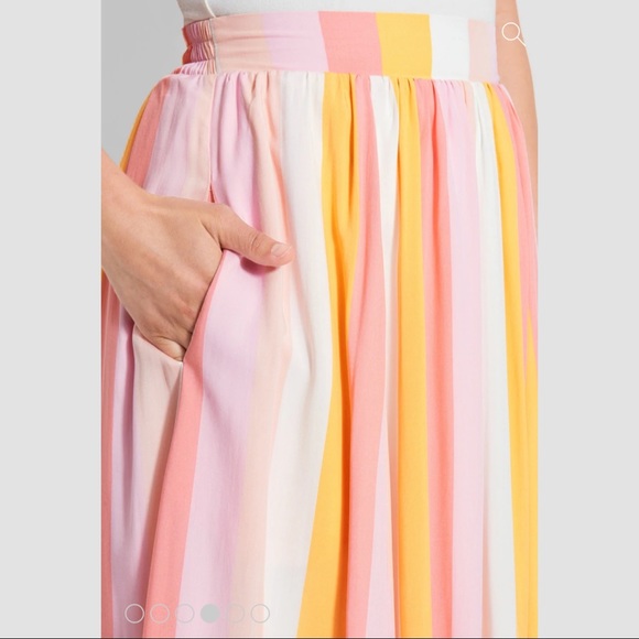 Pink striped midi skirt - Picture 3 of 3
